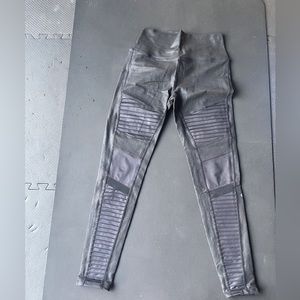 Alo yoga Moto Leggings size large black - gently worn